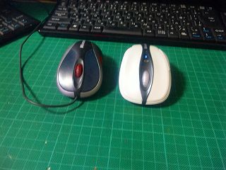 Bluetooth Notebook Mouse 5000とNoteBook Optical Mounse 3000比較